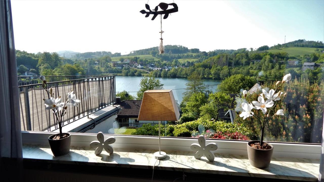 Seeblick-Ferienwohnung Im "Ferienhaus Agger-Blick" Mit Traumhafter Sonnen-Terrasse, Sauna, E-Kamin & Kajak Gummersbach Eksteriør bilde