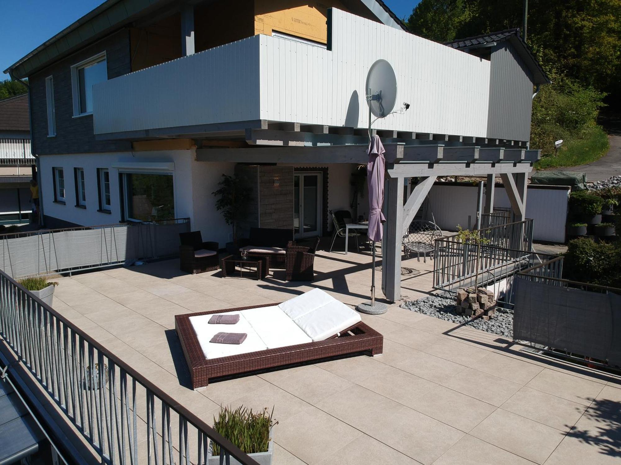Seeblick-Ferienwohnung Im "Ferienhaus Agger-Blick" Mit Traumhafter Sonnen-Terrasse, Sauna, E-Kamin & Kajak Gummersbach Eksteriør bilde